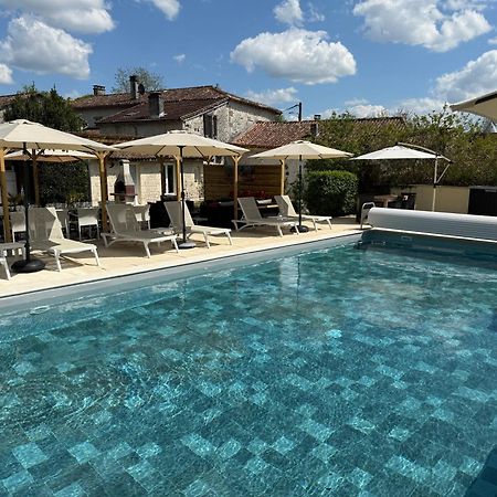 Chambre D'Hotes Naturiste Le Jardin Des Hirondelles Blanzaguet-Saint-Cybard Exterior photo