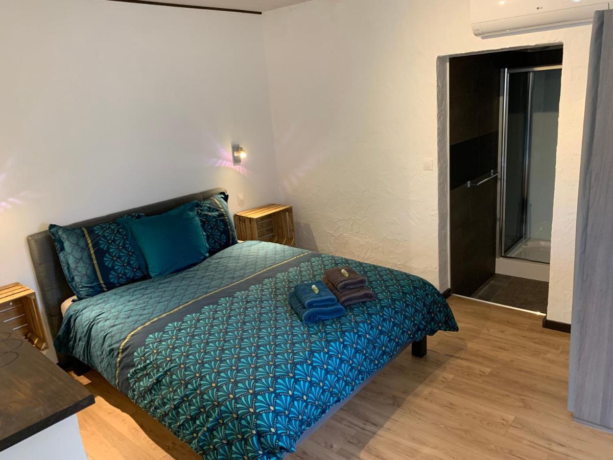 Chambre D'Hotes Naturiste Le Jardin Des Hirondelles Blanzaguet-Saint-Cybard Exterior photo
