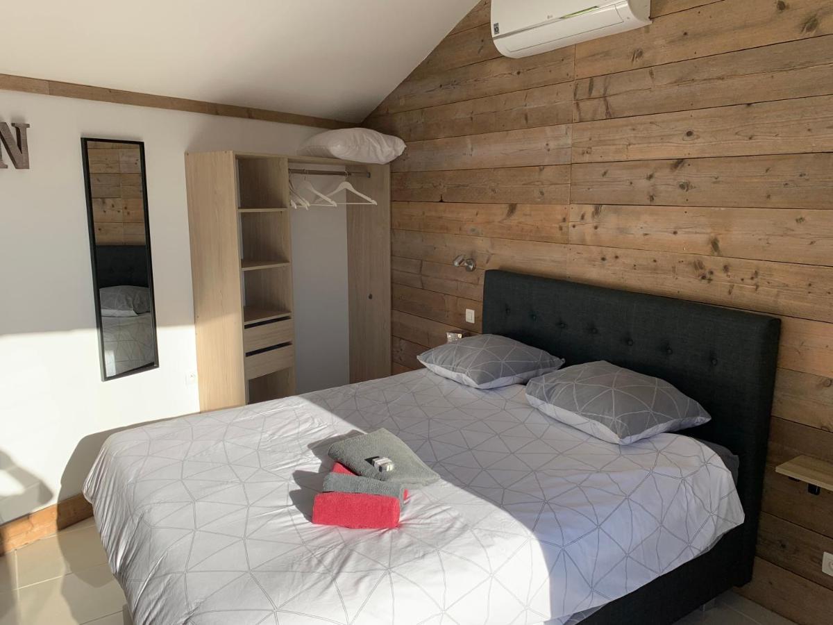 Chambre D'Hotes Naturiste Le Jardin Des Hirondelles Blanzaguet-Saint-Cybard Exterior photo