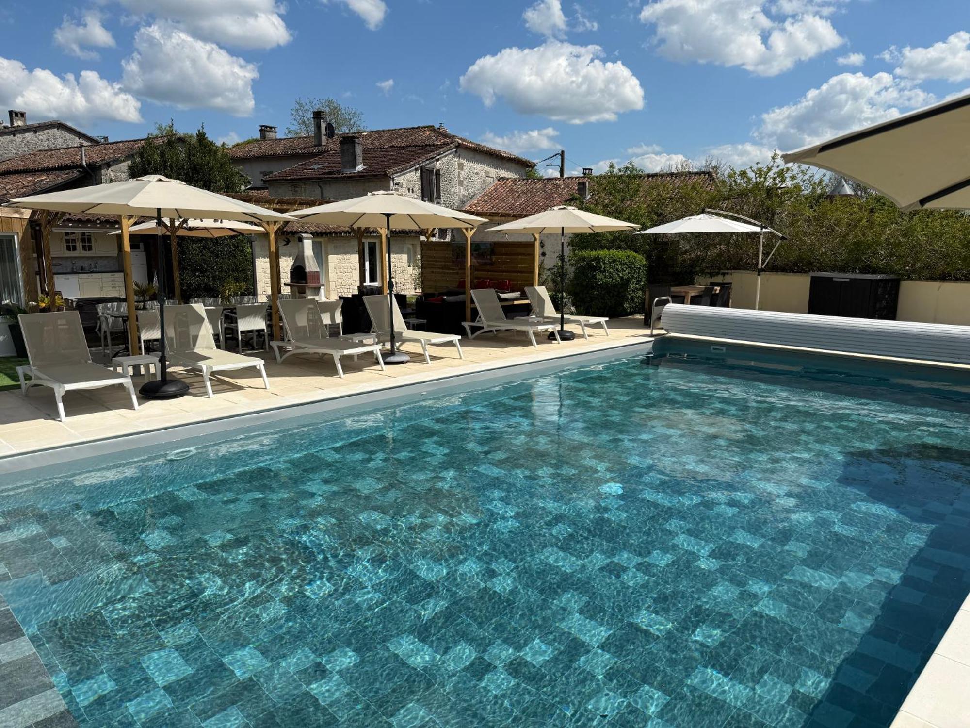 Chambre D'Hotes Naturiste Le Jardin Des Hirondelles Blanzaguet-Saint-Cybard Exterior photo